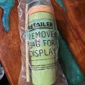 Owala freesip 24oz tumbler.